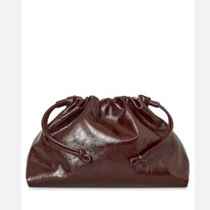 COS MINI CAVATELLI CLUTCH BAG - PATENR LEATHER. Bordeaux